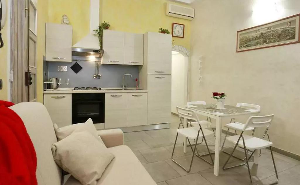 Apartment Garden In Florence